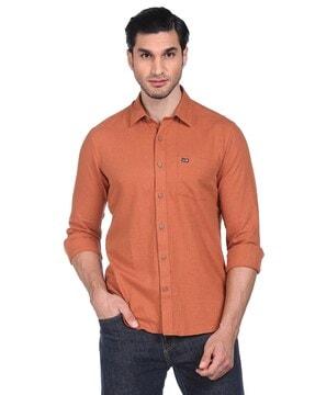 slim fit shirt with patch pocket