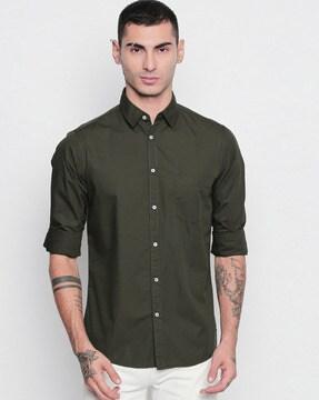 slim fit shirt with patch pocket