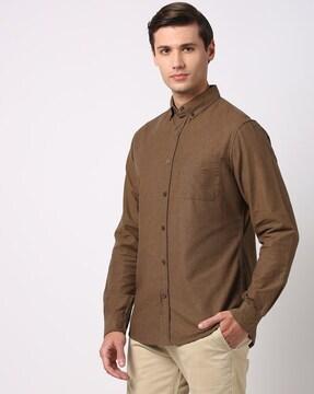 slim fit shirt with patch pocket