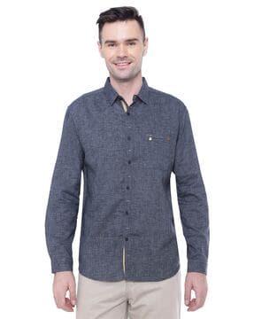 slim fit shirt with patch pocket