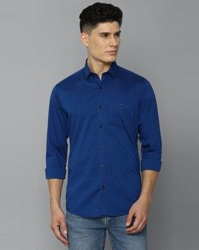 slim fit shirt with patch pocket