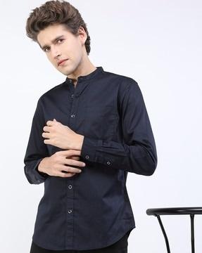 slim fit shirt with patch pocket