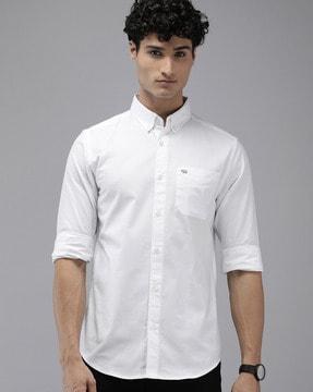 slim fit shirt with patch pocket