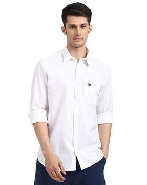 slim fit shirt with patch pocket