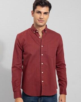 slim fit shirt with patch pocket