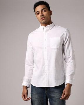 slim fit shirt with patch pocket