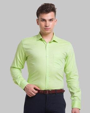 slim fit shirt with patch pocket