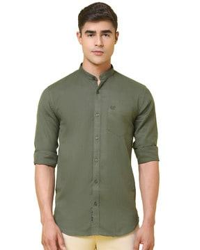 slim fit shirt with patch pocket