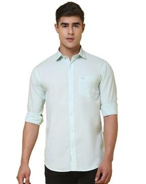 slim fit shirt with patch pocket