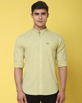 slim fit shirt with patch pocket