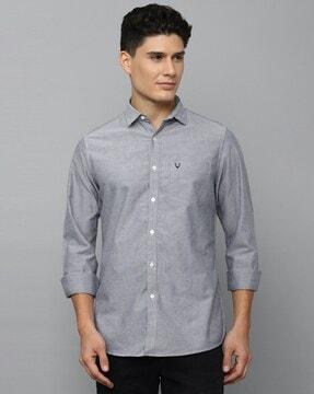 slim fit shirt with patch pocket