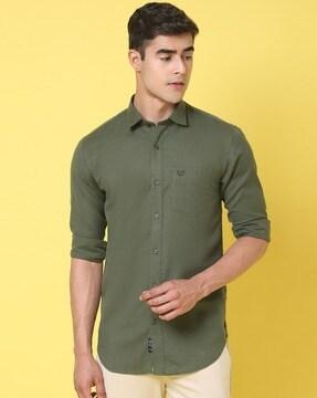 slim fit shirt with patch pocket