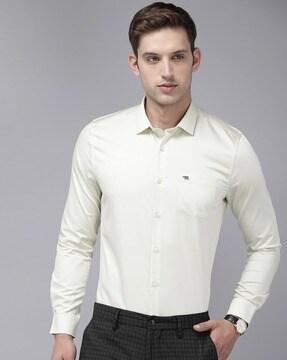 slim fit shirt with patch pocket