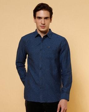 slim fit shirt with patch pocket