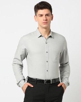 slim fit shirt with patch pocket