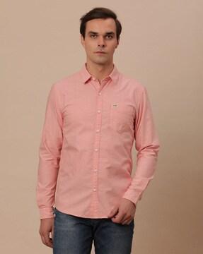 slim fit shirt with patch pocket