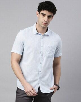 slim fit shirt with patch pocket