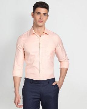 slim fit shirt with patch pocket