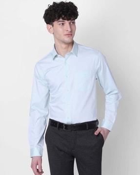 slim fit shirt with patch pocket