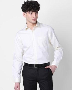 slim fit shirt with patch pocket