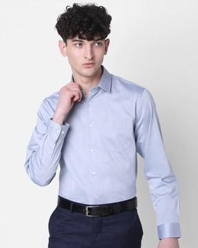 slim fit shirt with patch pocket