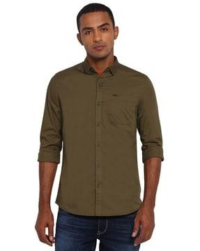 slim fit shirt with patch pocket