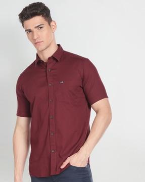 slim fit shirt with patch pocket