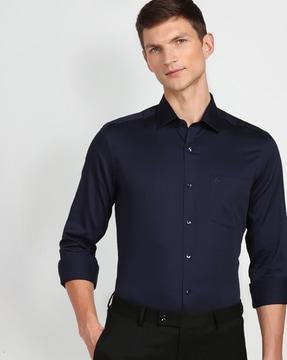 slim fit shirt with patch pocket