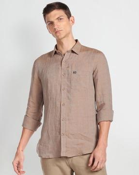 slim fit shirt with patch pocket