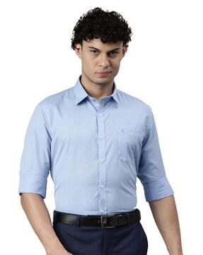 slim fit shirt with patch pocket