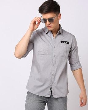 slim fit shirt with patch pocket