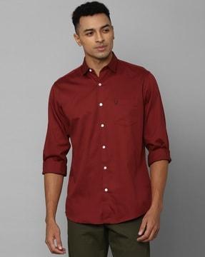 slim fit shirt with patch pocket