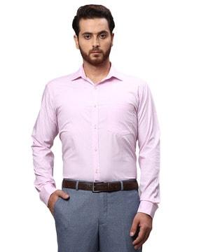 slim fit shirt with patch pocket