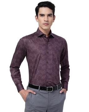 slim fit shirt with patch pocket