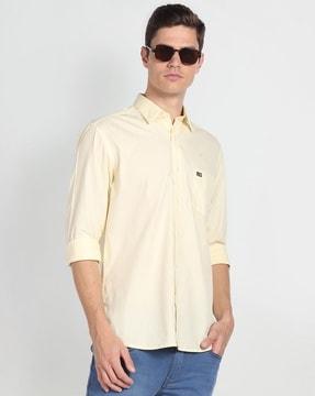 slim fit shirt with patch pocket