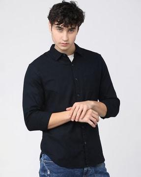 slim fit shirt with patch pocket