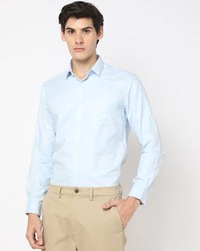 slim fit shirt with patch pocket