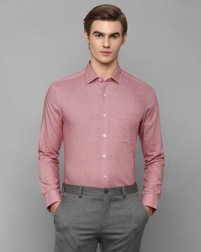 slim fit shirt with patch pocket