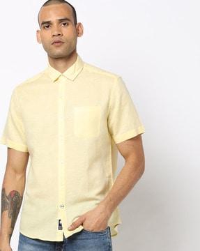 slim fit shirt with patch pocket