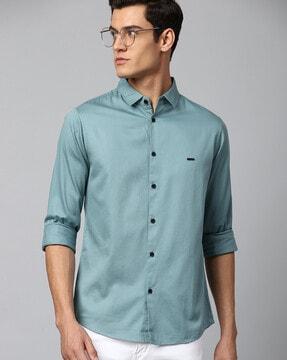 slim fit shirt with spread collar