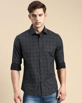 slim fit shirt with spread collar