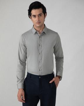 slim fit shirt with spread collar