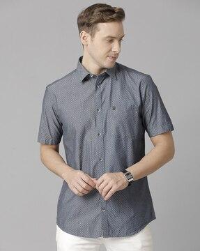 slim fit shirt with spread collar