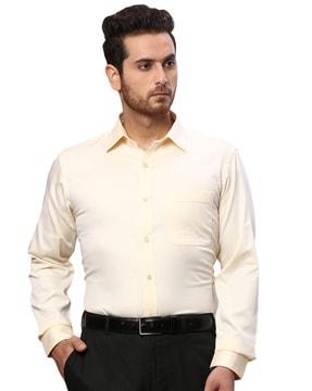 slim fit shirt with spread collar
