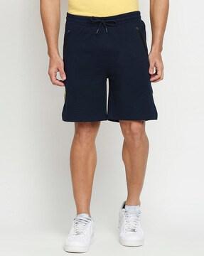 slim fit shorts with elasticated drawstrings waist