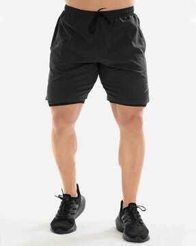 slim-fit shorts with pocket