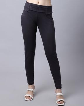 slim-fit stretchable jeggings