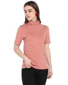 slim-fit t-shirt with short sleeves