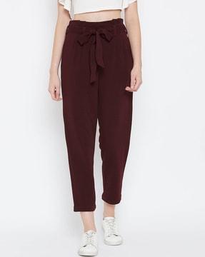 slim fit trousers with inserted pockets