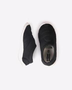 slip-on casual shoes